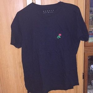 Short sleeved rose logo T-shirt